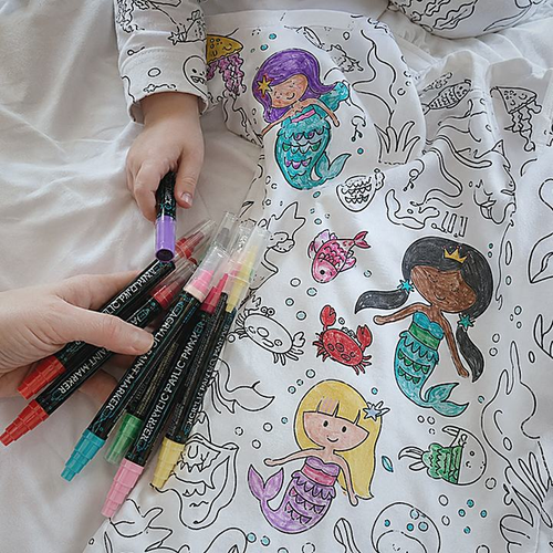 PijamaColor con set de marcadores lavables